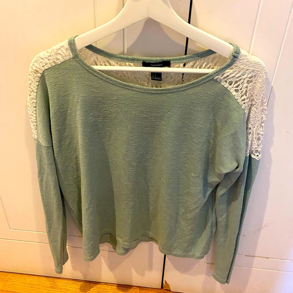 Forever 21 long sleeve with lace back